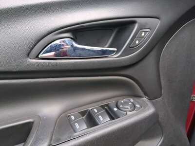 2021 Chevrolet Equinox, $17998. Photo 12