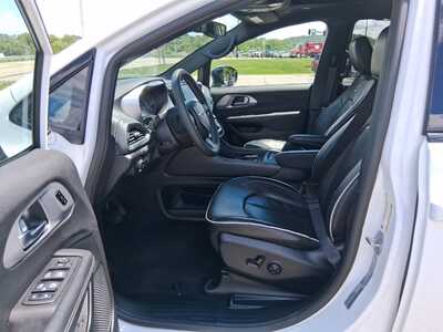 2025 Chrysler Pacifica, $35222. Photo 8
