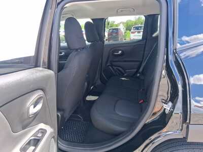 2023 Jeep Renegade, $19250. Photo 11