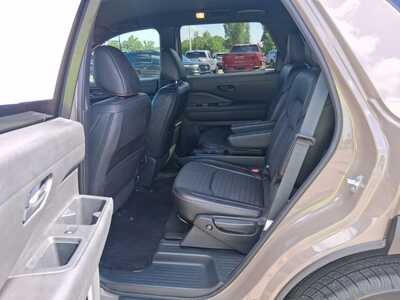 2023 Nissan Pathfinder, $32119. Photo 9