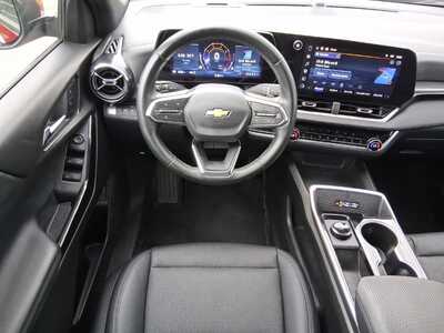 2026 Chevrolet Equinox, $28488. Photo 10