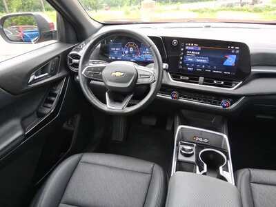 2026 Chevrolet Equinox, $28488. Photo 11