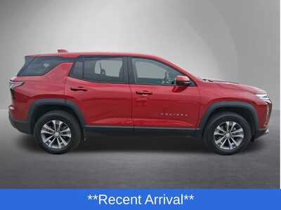 2026 Chevrolet Equinox, $28488. Photo 2