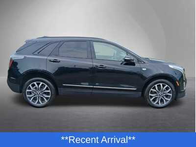 2021 Cadillac XT5, $27788. Photo 2