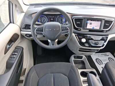 2023 Chrysler Voyager, $21980. Photo 11