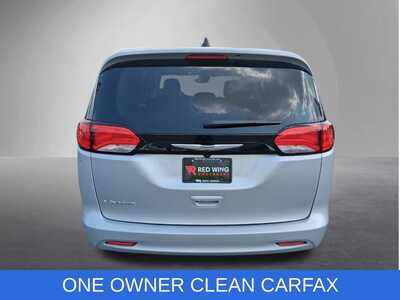 2023 Chrysler Voyager, $21980. Photo 3