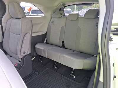 2024 Toyota Sienna, $37999. Photo 10