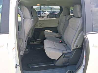 2024 Toyota Sienna, $37999. Photo 9