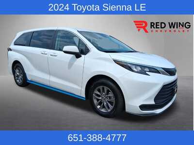 2024 Toyota Sienna, $37999. Photo 1