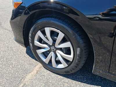2025 Honda Civic, $23818. Photo 7