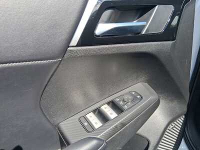 2025 Mitsubishi Outlander, $27988. Photo 12
