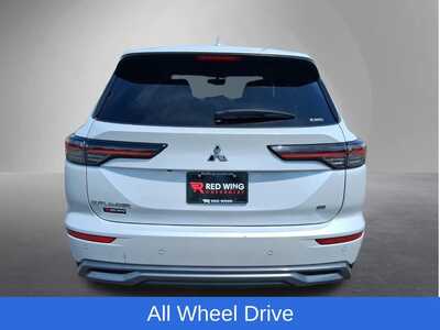2025 Mitsubishi Outlander, $27988. Photo 3