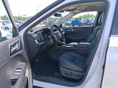 2025 Mitsubishi Outlander, $27988. Photo 8