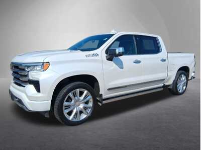 2022 Chevrolet 1500 Crew Cab, $43546. Photo 5