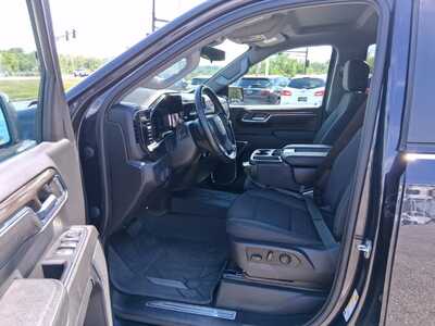 2023 Chevrolet 1500 Crew Cab, $35227. Photo 8