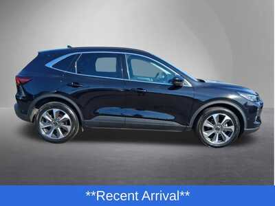 2023 Ford Escape, $25444. Photo 2