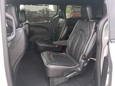 2025 Chrysler Pacifica, $33999. Photo 12