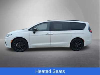2025 Chrysler Pacifica, $33999. Photo 6