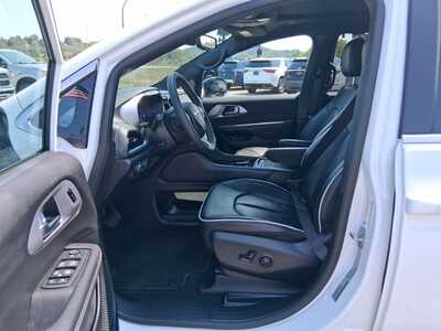 2026 Chrysler Pacifica, $36098. Photo 11
