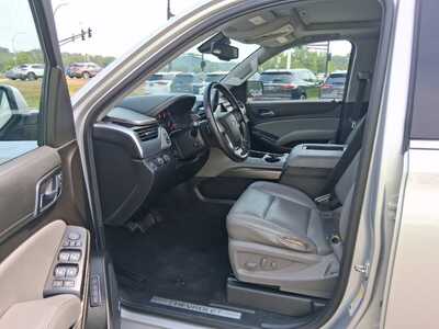 2020 Chevrolet Suburban, $23997. Photo 9