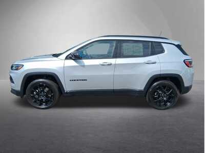 2025 Jeep Compass, $23460. Photo 6