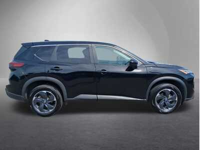 2025 Nissan Rogue, $21861. Photo 2