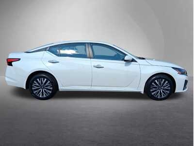 2023 Nissan Altima, $23997. Photo 2