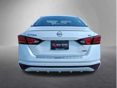2023 Nissan Altima, $23997. Photo 4