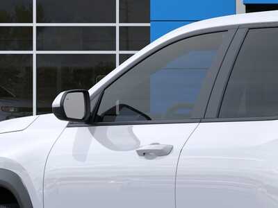 2027 Chevrolet Equinox, $33595. Photo 12