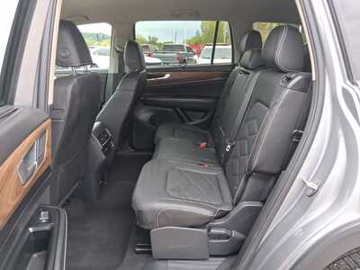 2026 Volkswagen Atlas, $33988. Photo 11