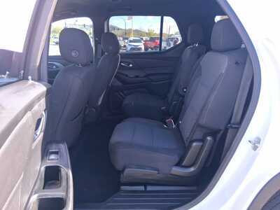 2023 Chevrolet Traverse, $28544. Photo 11