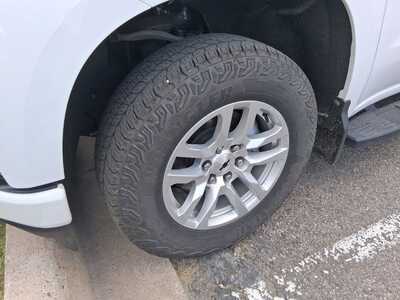 2021 Chevrolet 1500 Crew Cab, $33129. Photo 4