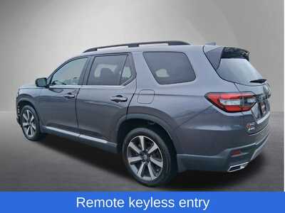 2025 Honda Pilot, $42259. Photo 5