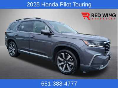 2025 Honda Pilot, $42259. Photo 1