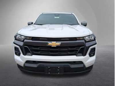 2024 Chevrolet Colorado, $36749. Photo 2