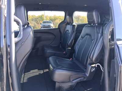 2025 Chrysler Pacifica, $25699. Photo 11