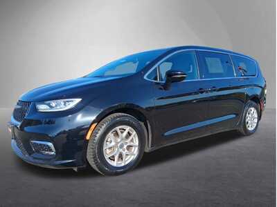 2025 Chrysler Pacifica, $25699. Photo 7