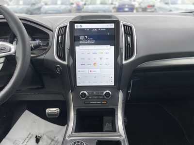 2024 Ford Edge, $39980. Photo 11