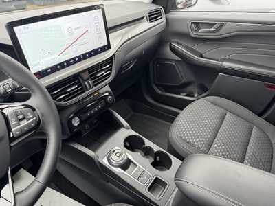 2024 Ford Escape, $28629. Photo 7