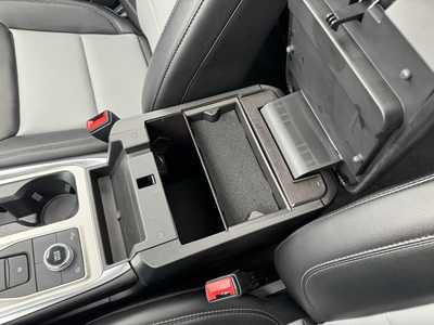 2022 Ford Explorer, $32899. Photo 12