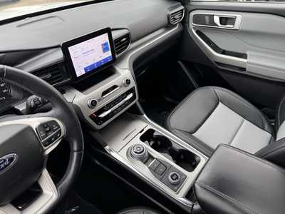 2022 Ford Explorer, $32899. Photo 8