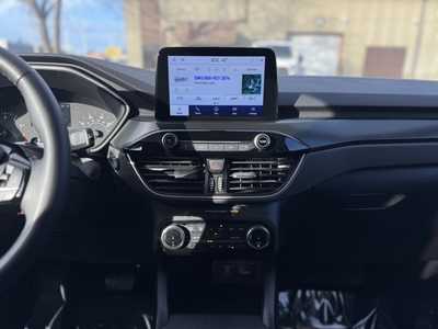 2022 Ford Escape, $25199. Photo 2