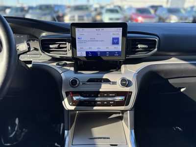 2022 Ford Explorer, $31998. Photo 2