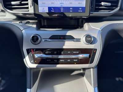 2022 Ford Explorer, $31998. Photo 5