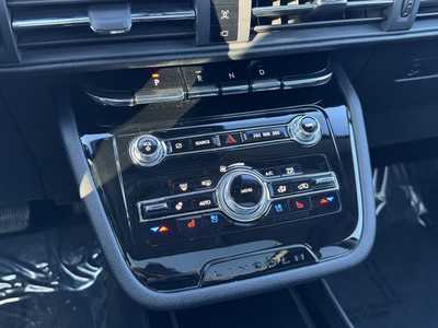 2022 Lincoln Corsair, $29998. Photo 5
