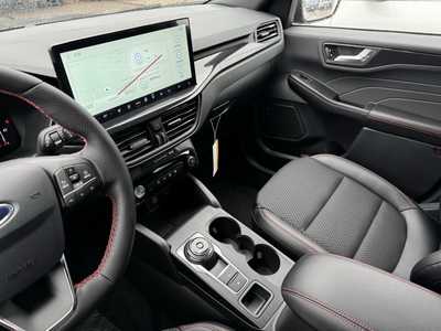 2025 Ford Escape, $32941. Photo 5