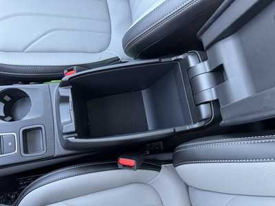 2025 Ford Escape, $39037. Photo 12