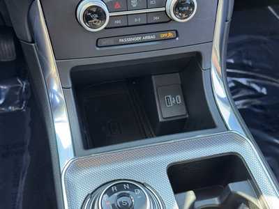 2022 Ford Edge, $29299. Photo 6