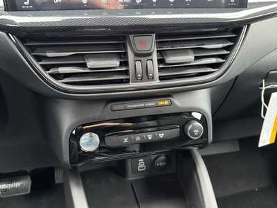 2025 Ford Escape, $32941. Photo 5