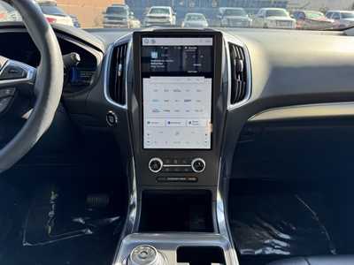2022 Ford Edge, $28899. Photo 2